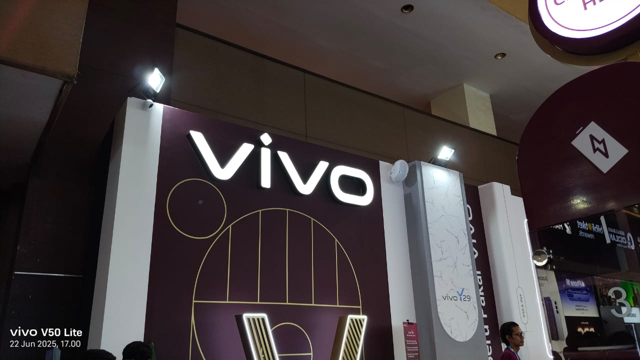 Booth Perdana vivo di Jakarta Fair 2025, Intip Keseruannya